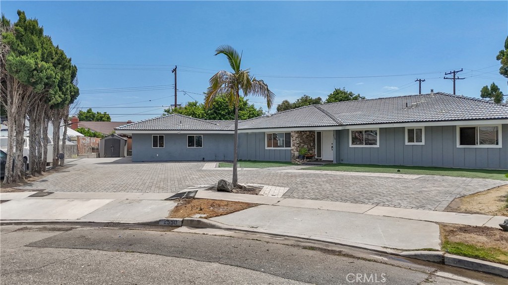 2550 W Rowland Avenue