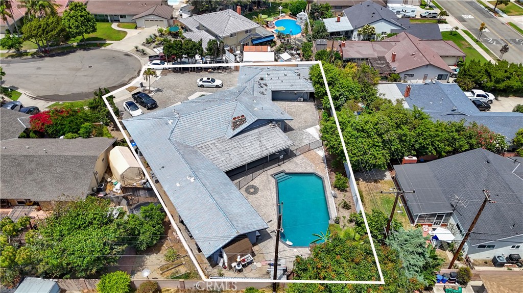 2550 W Rowland Avenue