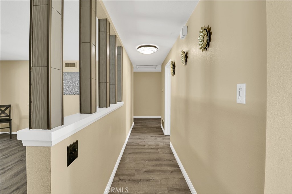 2550 W Rowland Avenue