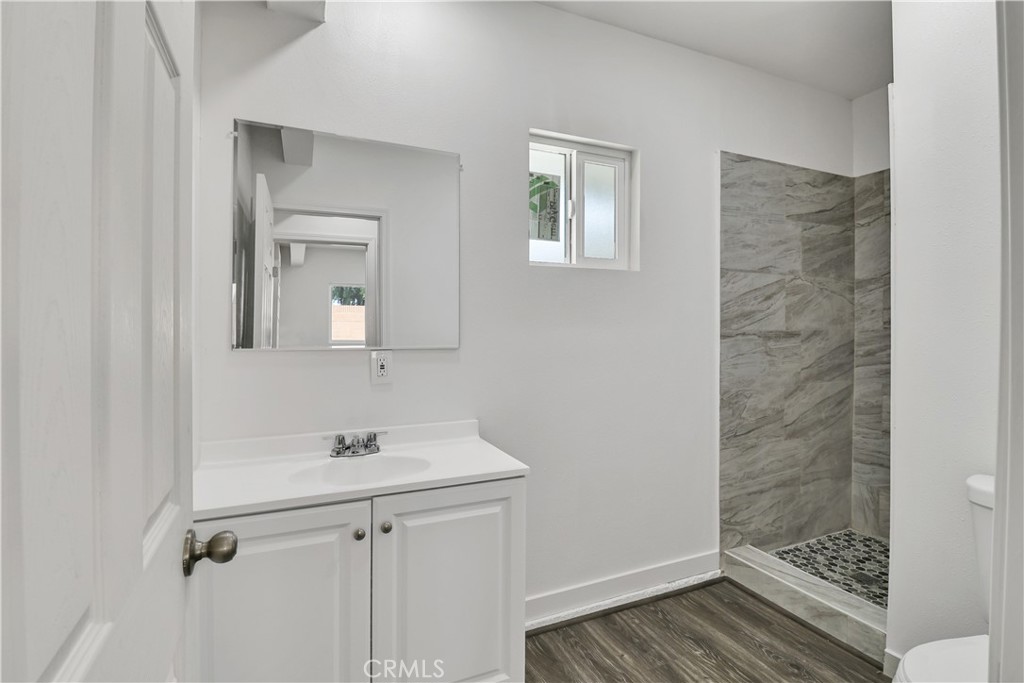 2550 W Rowland Avenue