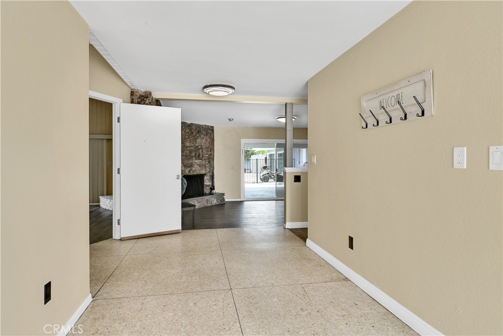 2550 W Rowland Avenue