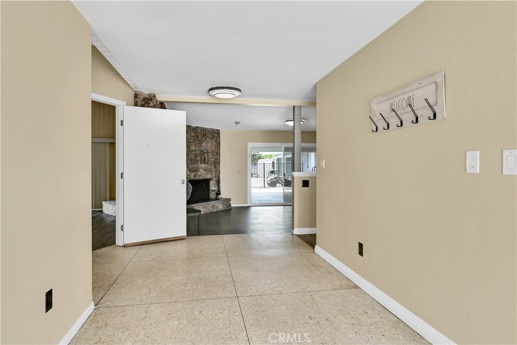 2550 W Rowland Avenue