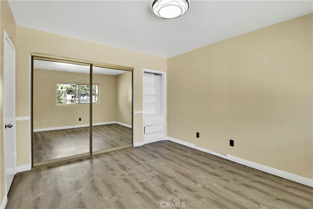 2550 W Rowland Avenue