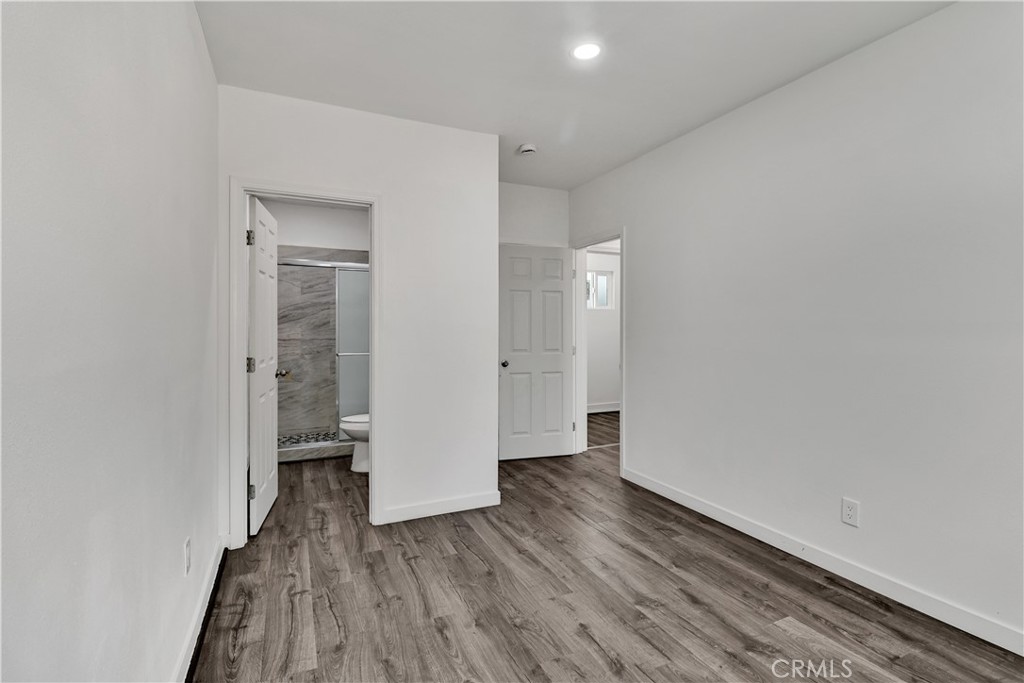 2550 W Rowland Avenue