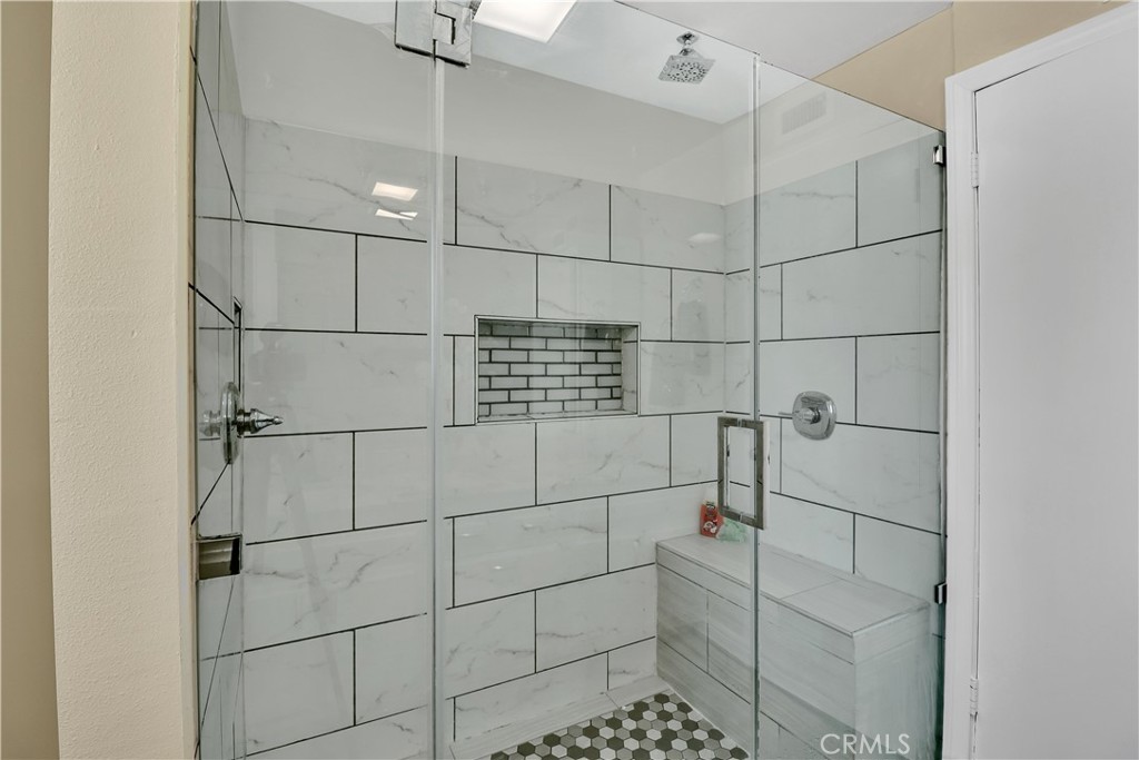 2550 W Rowland Avenue