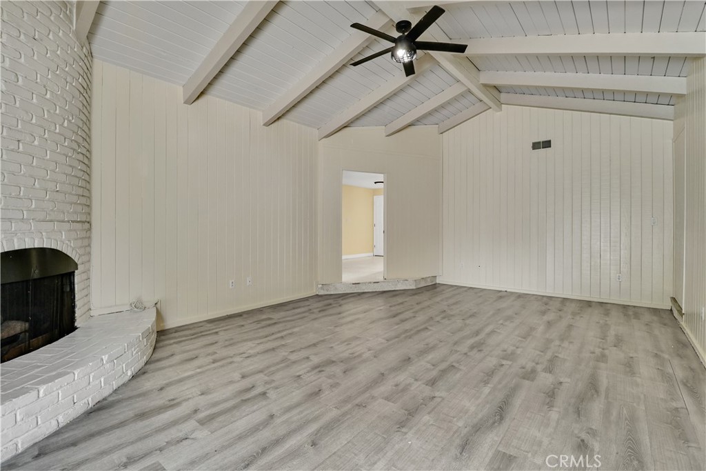 2550 W Rowland Avenue