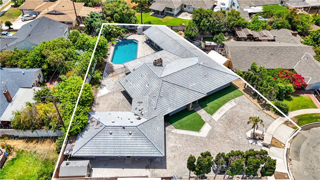 2550 W Rowland Avenue