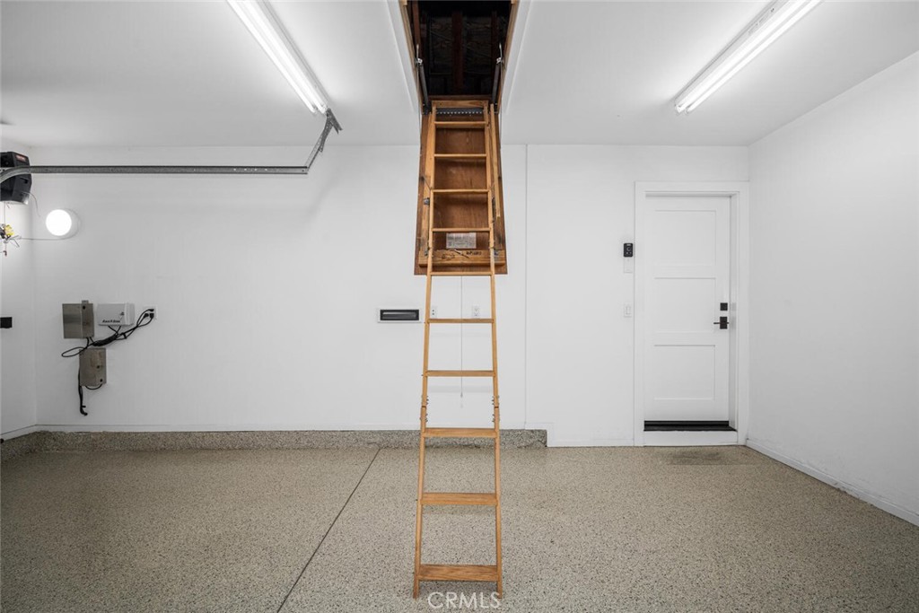 4424 Hazelnut Avenue