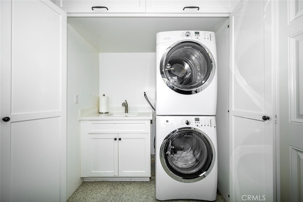 4424 Hazelnut Avenue