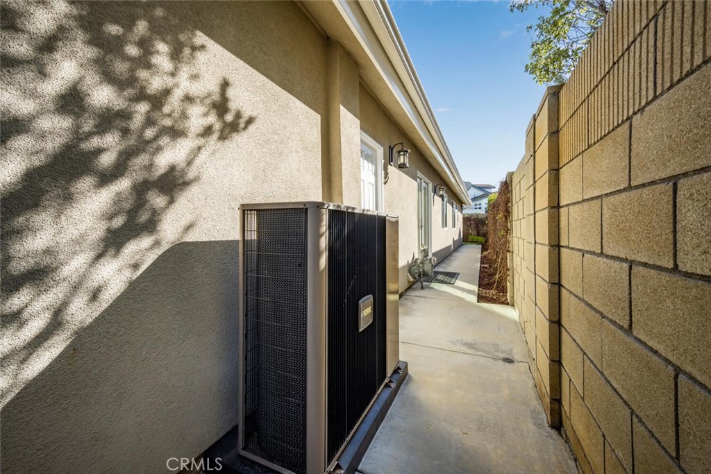 4424 Hazelnut Avenue