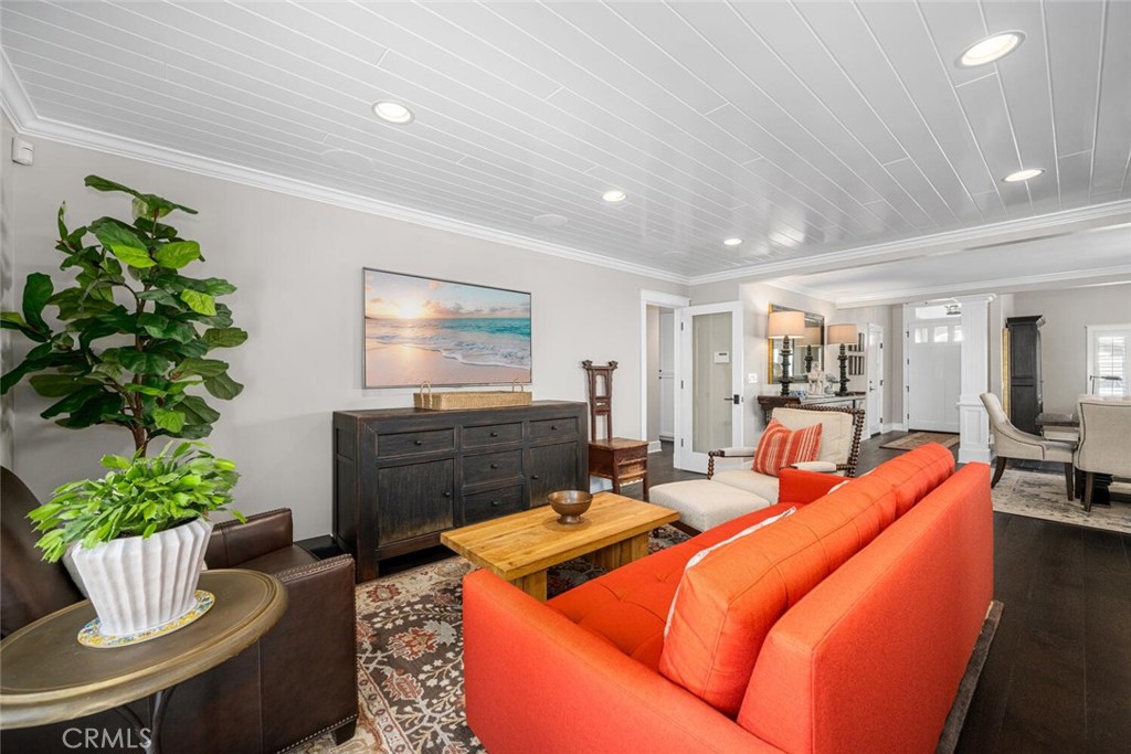 4424 Hazelnut Avenue