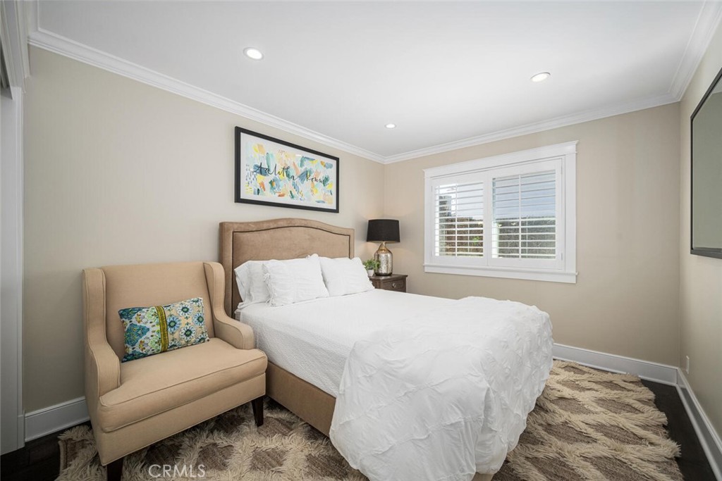 4424 Hazelnut Avenue