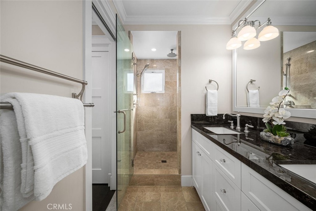 4424 Hazelnut Avenue