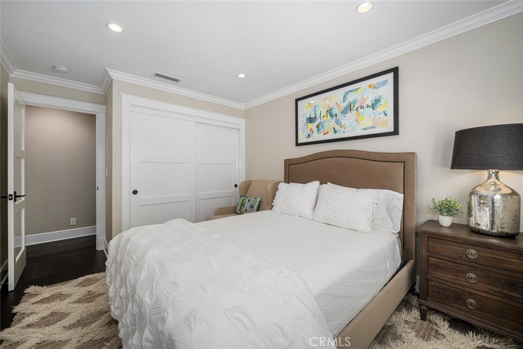 4424 Hazelnut Avenue