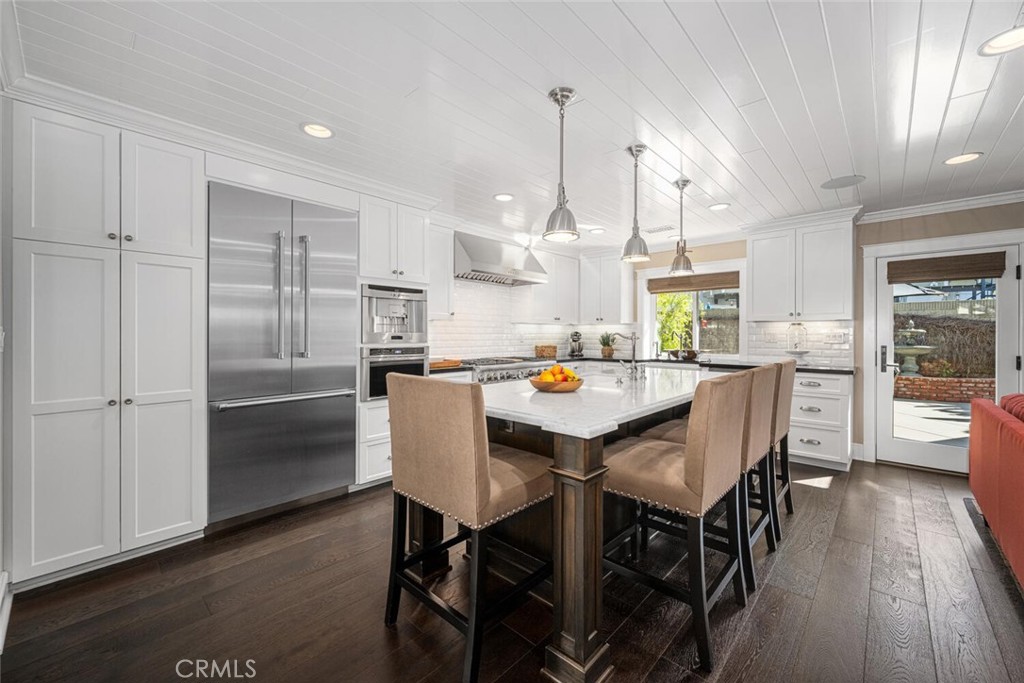 4424 Hazelnut Avenue