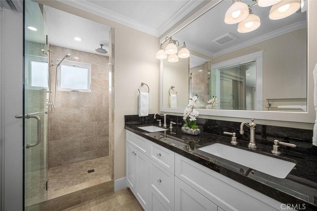 4424 Hazelnut Avenue