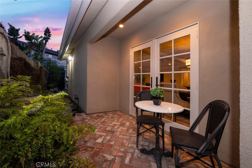 4424 Hazelnut Avenue