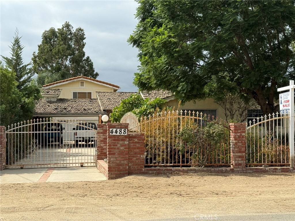 4488 Hillside