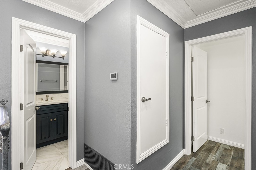 5554 E Vista Del Rio