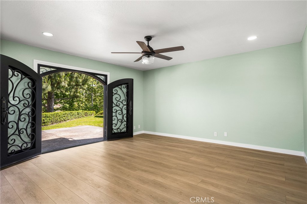 5554 E Vista Del Rio