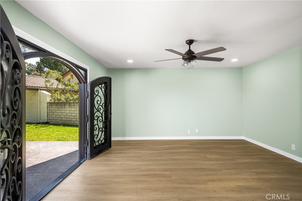 5554 E Vista Del Rio