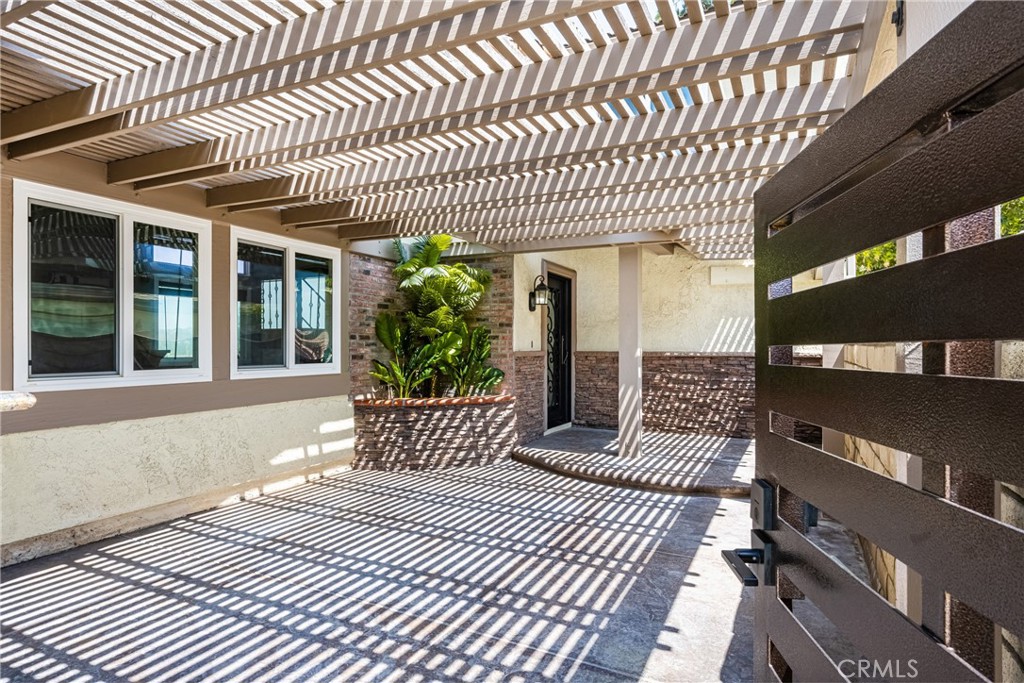 5554 E Vista Del Rio