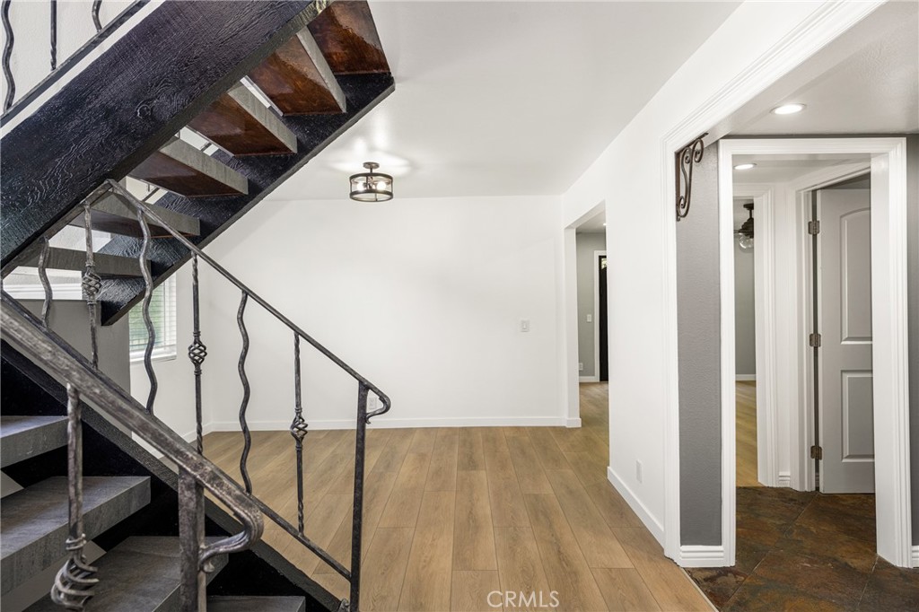 5554 E Vista Del Rio