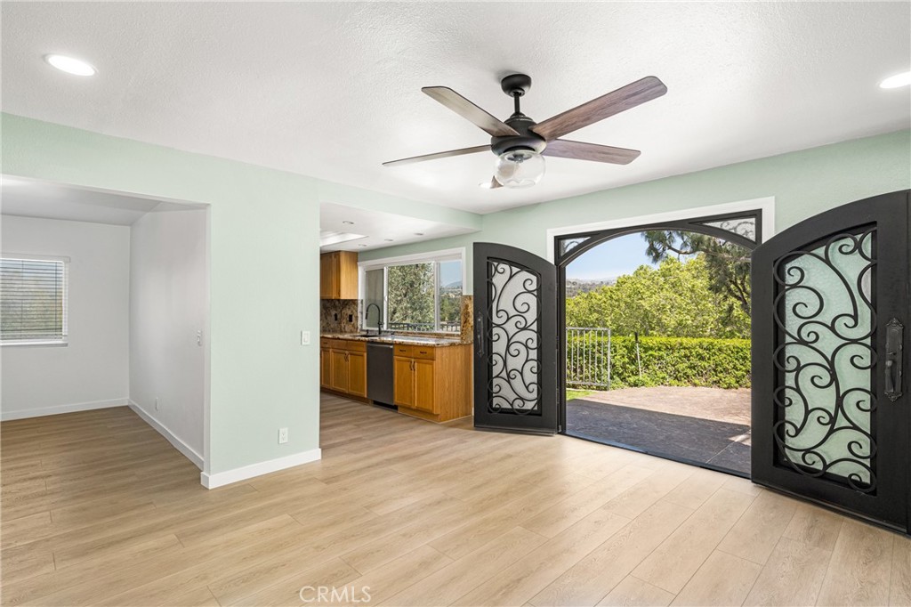 5554 E Vista Del Rio