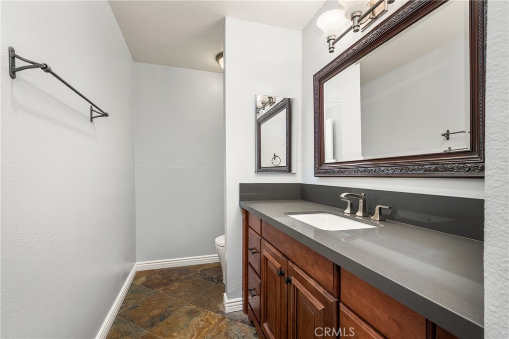 5554 E Vista Del Rio