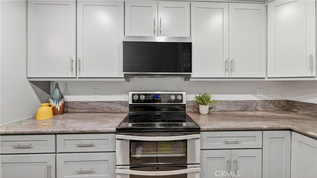 21372 Brookhurst 626