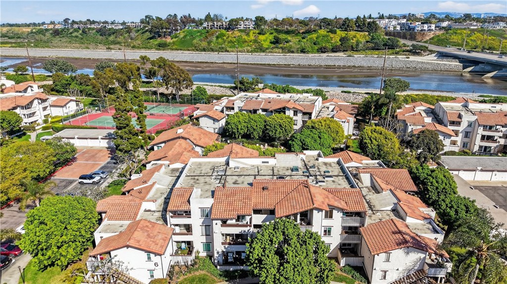 21372 Brookhurst 626