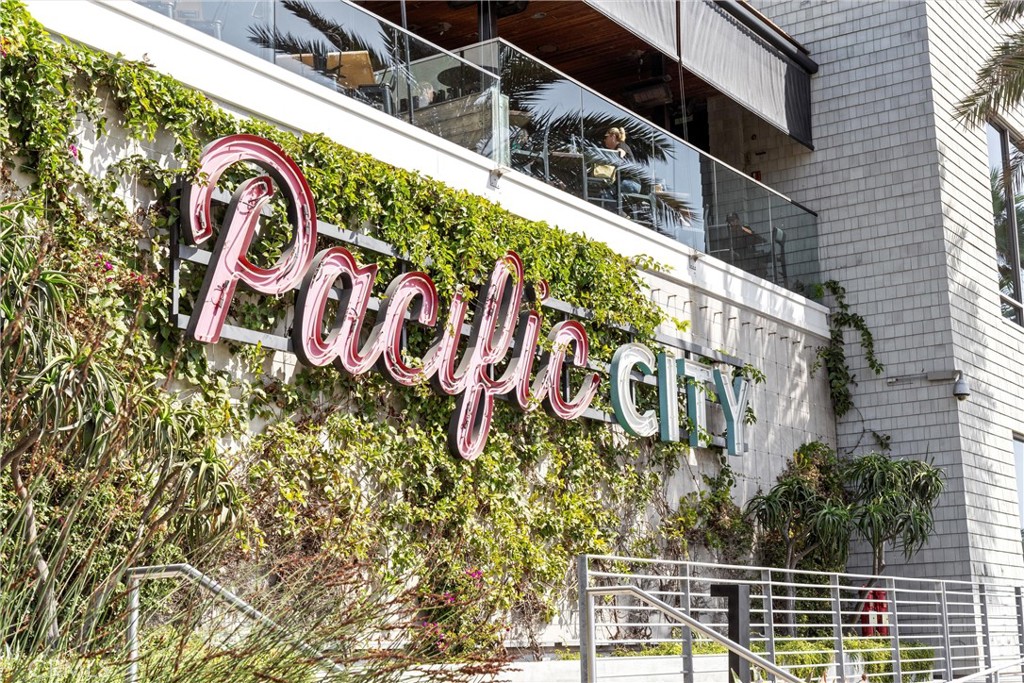 21372 Brookhurst 626