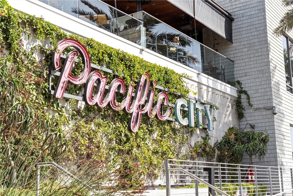 21372 Brookhurst 626