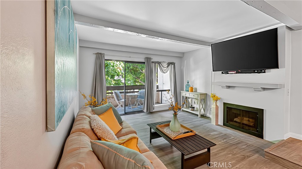 21372 Brookhurst 626