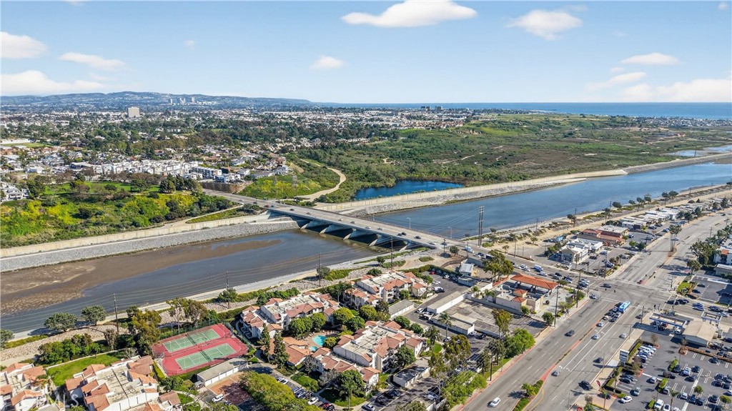 21372 Brookhurst 626