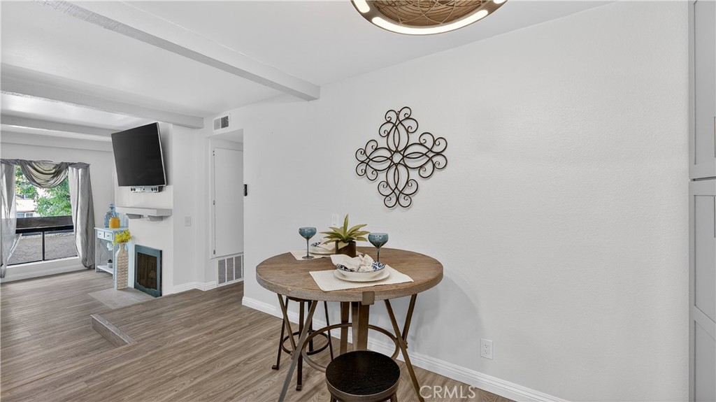 21372 Brookhurst 626