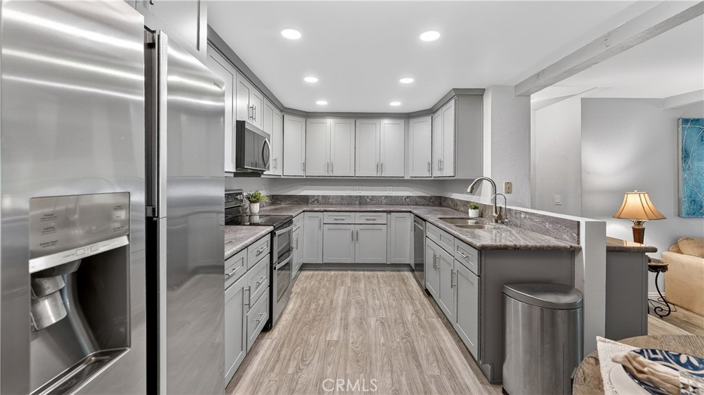 21372 Brookhurst 626