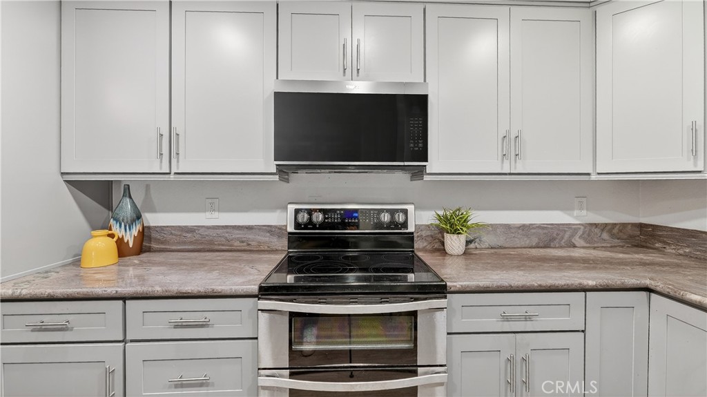 21372 Brookhurst 626