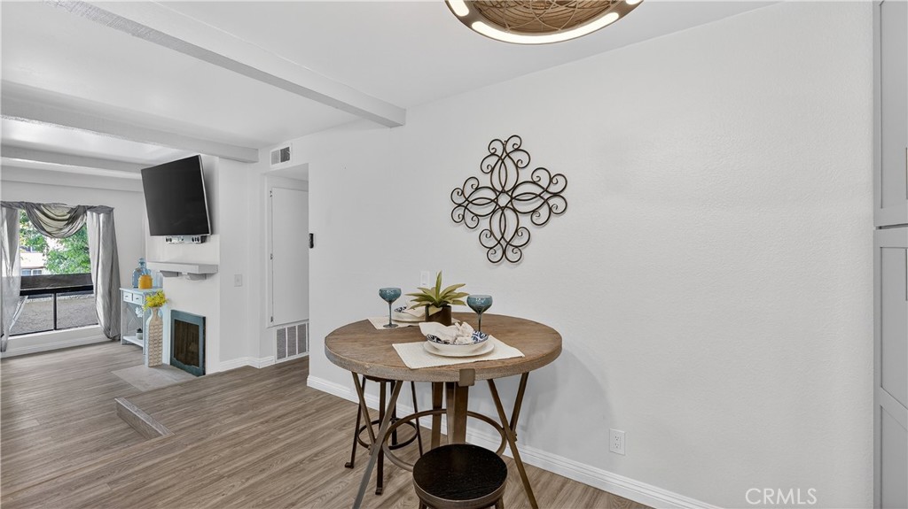 21372 Brookhurst 626