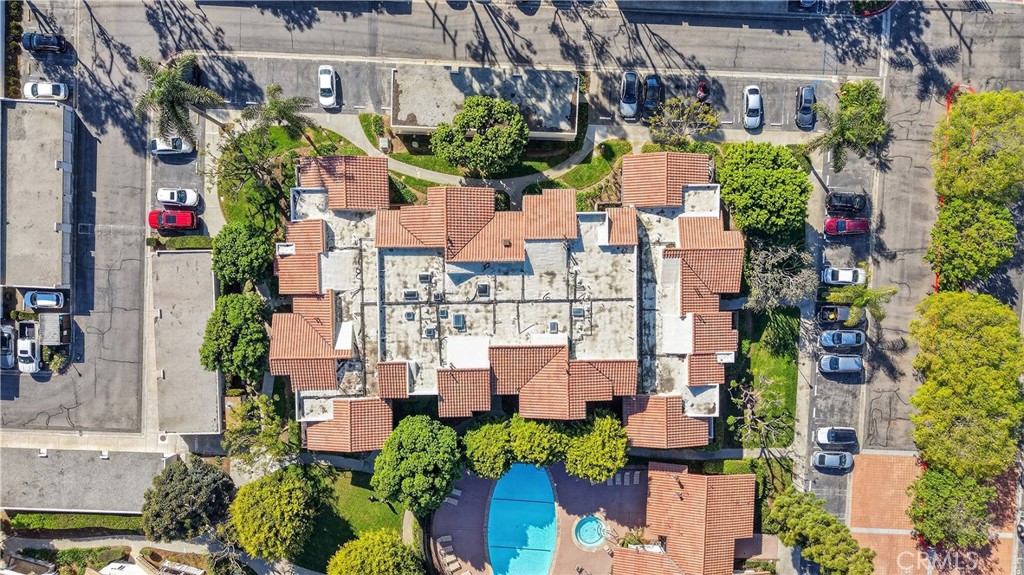 21372 Brookhurst 626