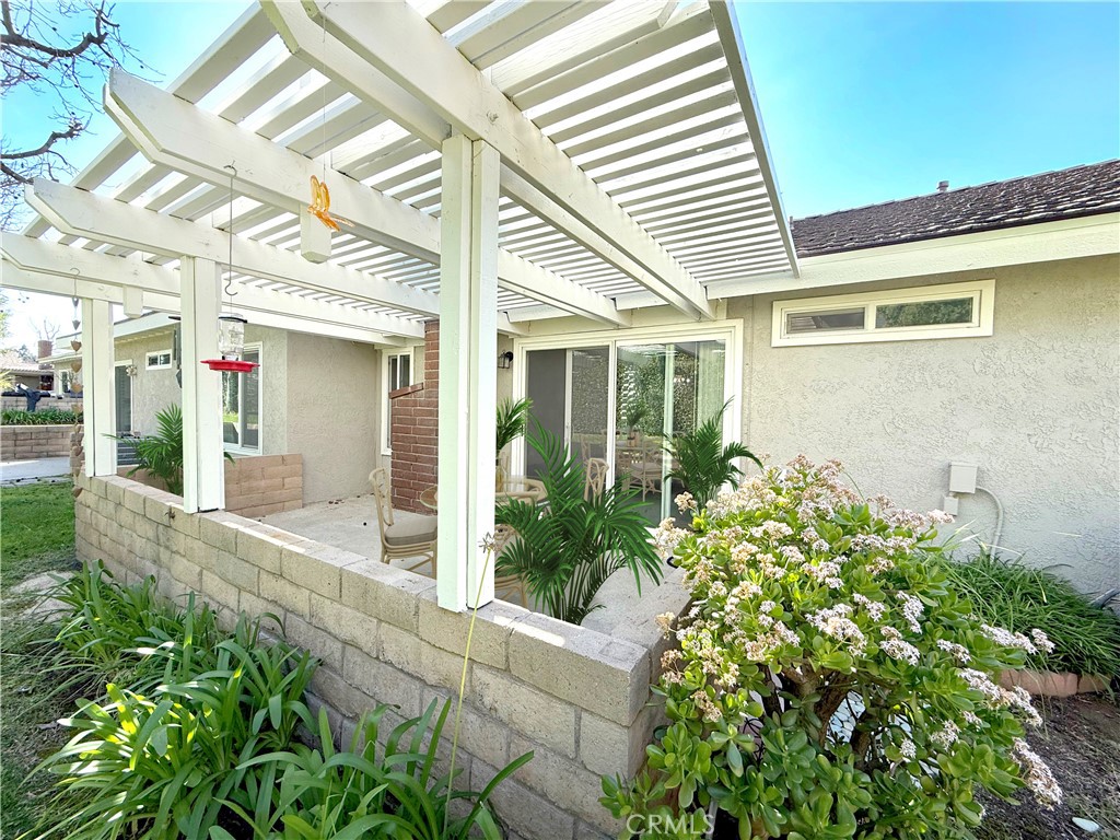 1232 Woodside Drive