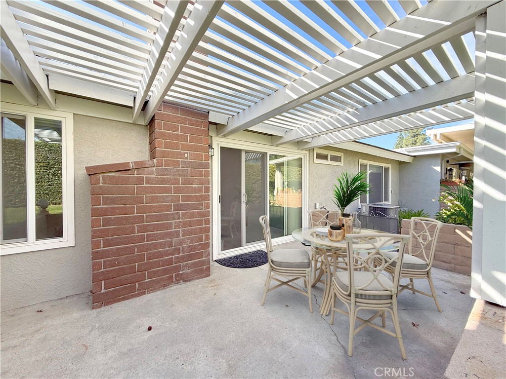 1232 Woodside Drive