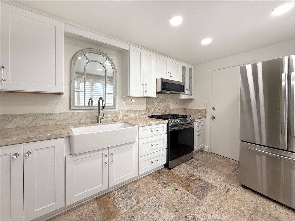 1232 Woodside Drive