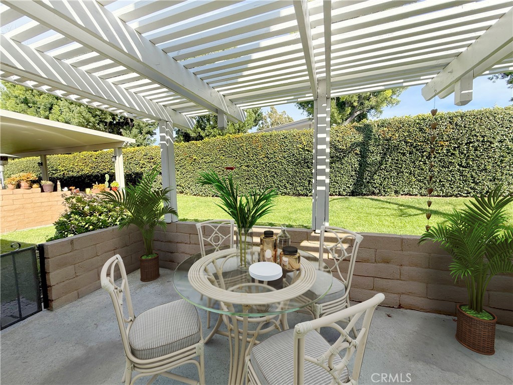 1232 Woodside Drive