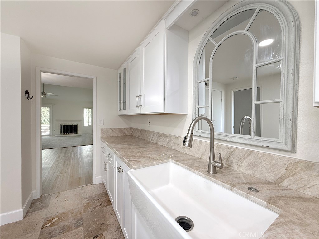 1232 Woodside Drive