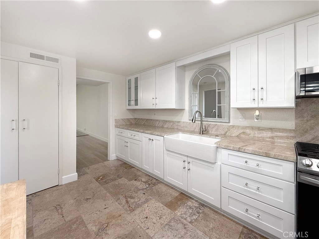 1232 Woodside Drive