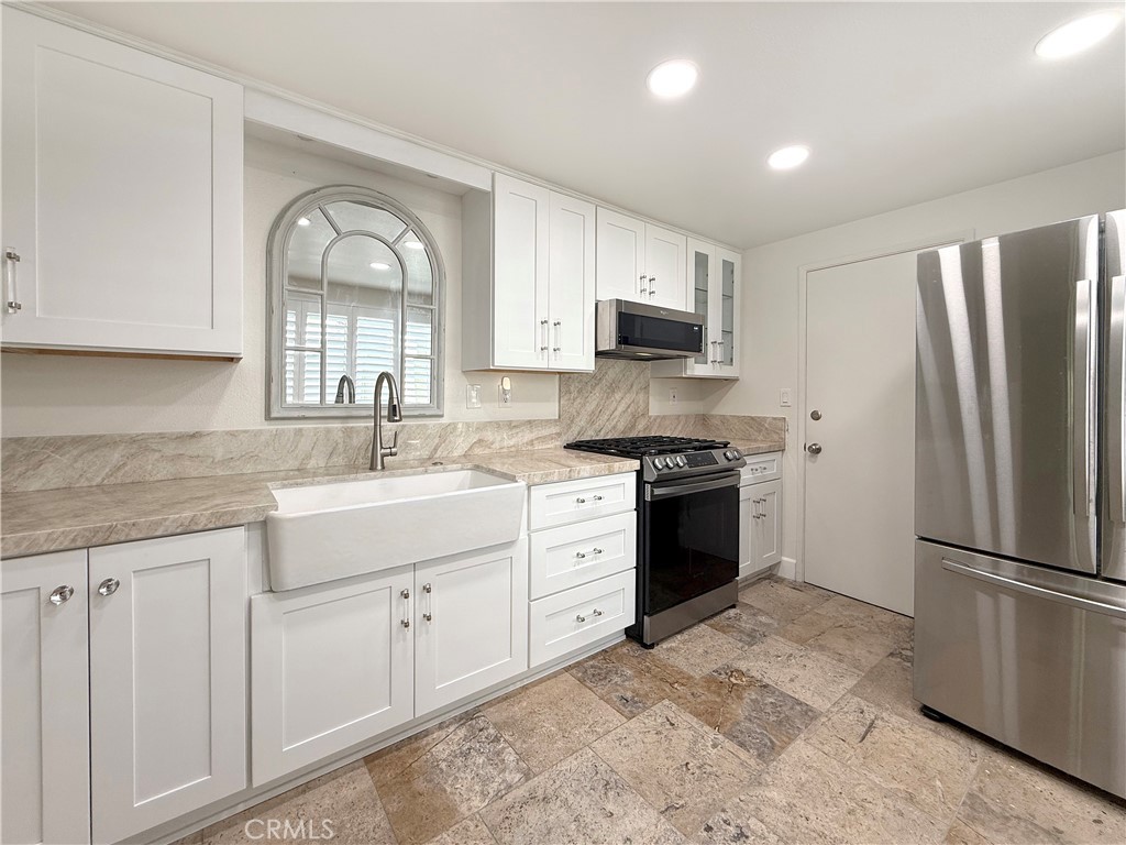 1232 Woodside Drive