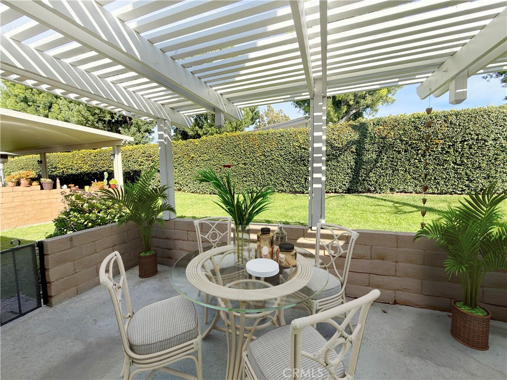 1232 Woodside Drive