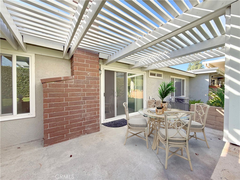 1232 Woodside Drive