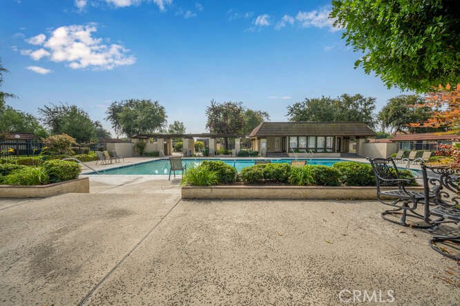 2697 W Parkside Lane